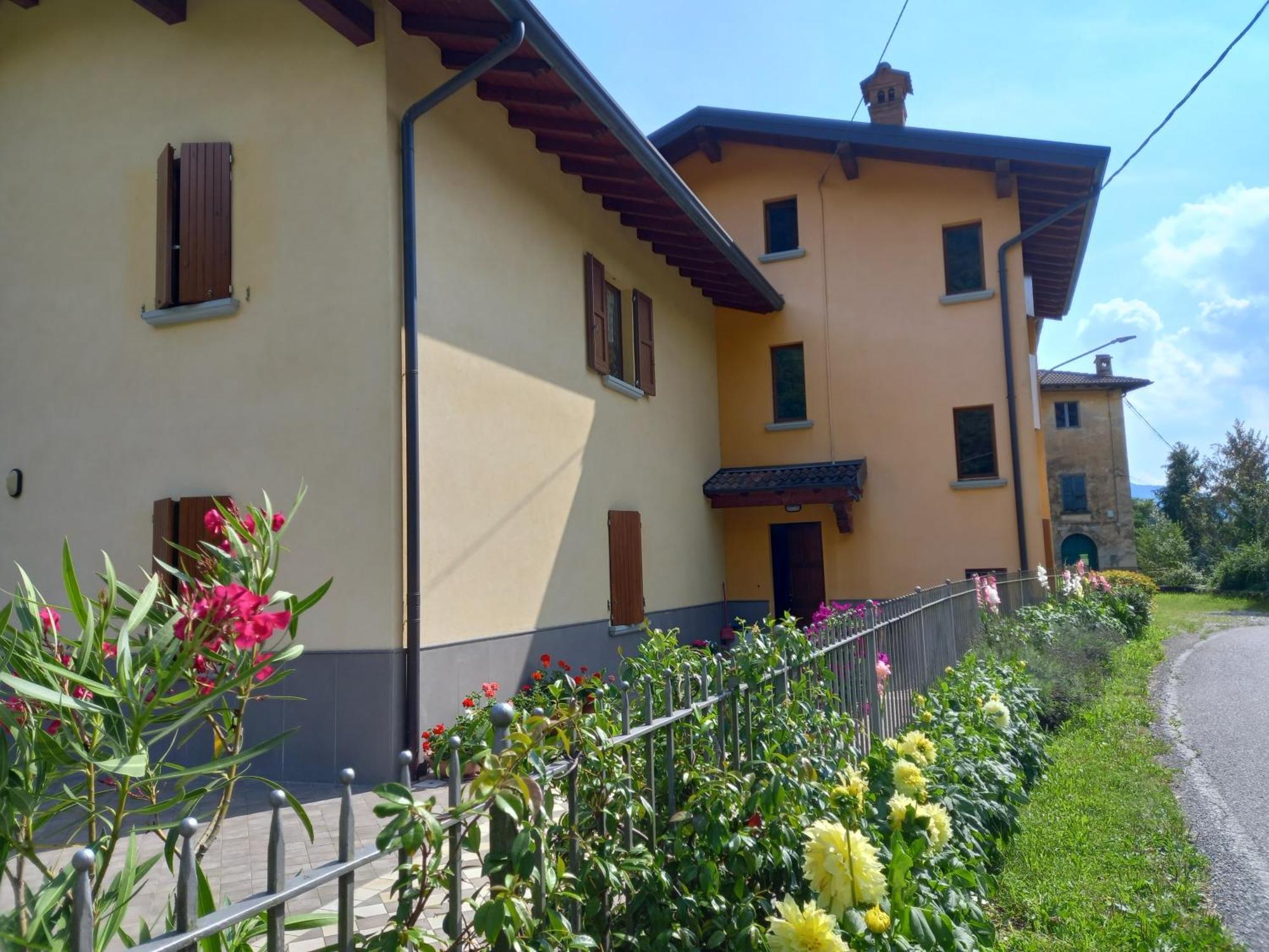 Casa Vacanze Tania Somendenna Exteriér fotografie